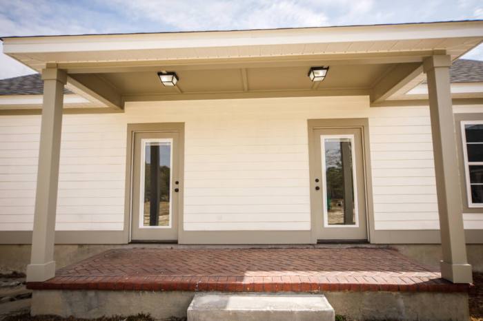 How do you install hardie board siding